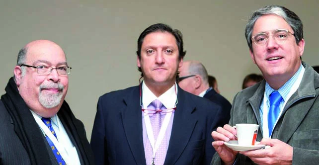 Roberto Foguel, Luís Carlos Sabbagh y Leonardo Sosa en uno de los coffee-break.