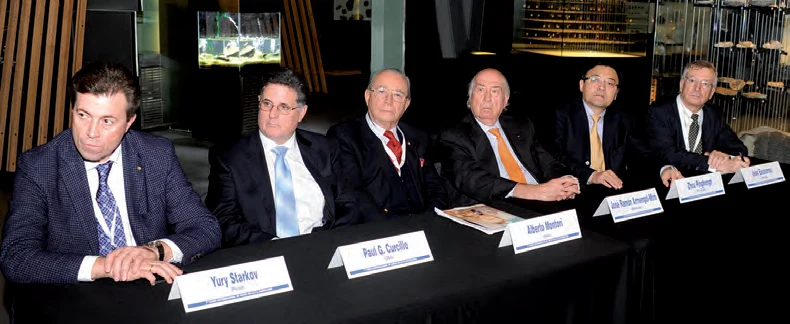 Mesa presidencial: Yuri Starkov, Paul G. Curcillo, Alberto Montori, José Ramón Armengol-Miró, Zhou Pinghongn