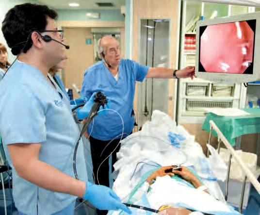 Retransmisión en directo desde las salas de endoscopia del Hospital Universitario Vall d’Hebron.