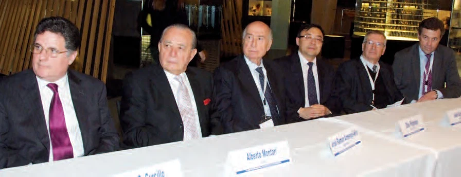 Mesa presidencial: Paul Curcillo, Alberto Montori, José Ramón Armengol-Miró, Zhou Pinghongn, Jean Escourrou y Yuri Starkov.