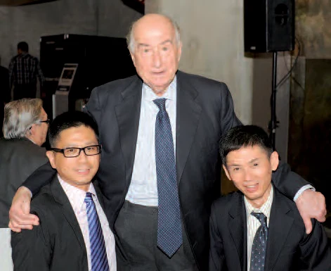 Zhang Xiaoguang, J.R. Armengol-Miró y Weimin Liang.
