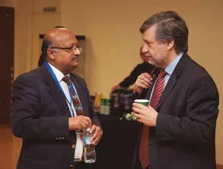 Rajesh Gupta y Mariano E. Giménez.