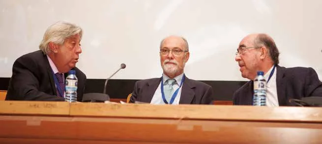 Mesa Imanes. De izquierda a derecha, Enrique Castillo, Felipe Martínez Alcalá y Jaume Boix.