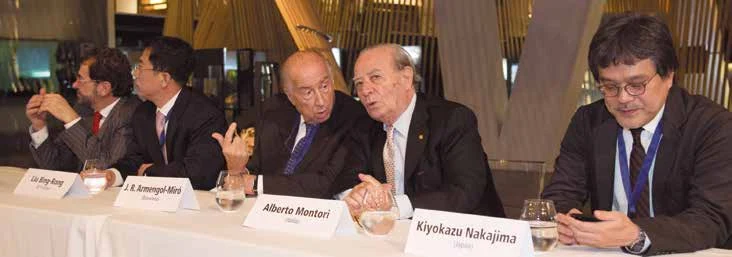 Mesa presidencial: Maurizio Zilli, Liu Bing-Rong, José Ramón Armengol-Miró, Alberto Montori y Kiyokazu Nakajima.