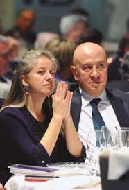 Senol Carilli con su mujer.