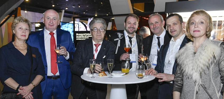 Alexey Pavlov y su mujer, Aleksey Balalykin, Denis Gusev, Nadan Rustemovic, Mikhail Burdyukov y Marina Ivantcova
