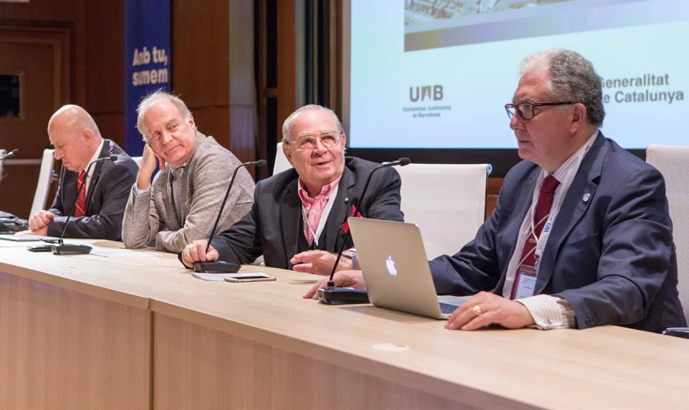 Mesa de NOTES Clínico: Senol Carilli, Marco Frascio, Alberto Montori y Antonio J. Torres