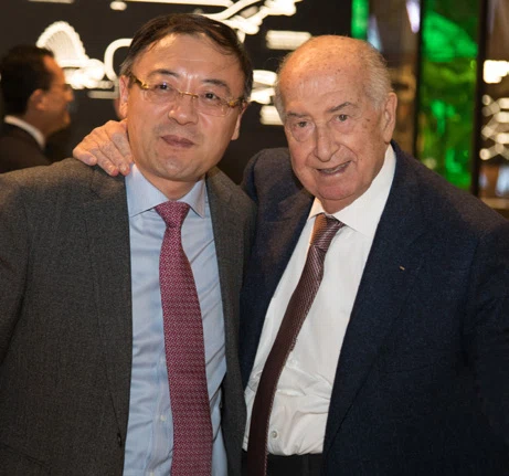 Ping-Hong Zhou y José Ramón Armengol-Miró