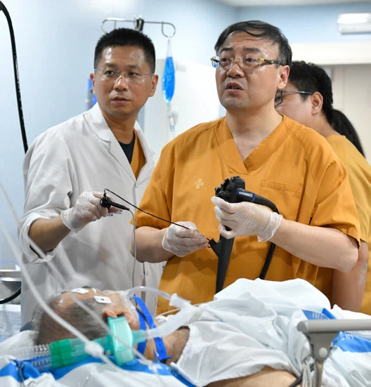 Xiaoguang Zhang y Ping-Hong Zhou