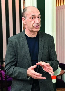 Al final de la cena Antonio Torres dio la bienvenida a todos los asistentes y presentó el programa de trabajo, a continuación hubo tres improvisadas y emotivas intervenciones a cargo de los doctores Kantsevoy, Sabbagh y Rojas elogiando