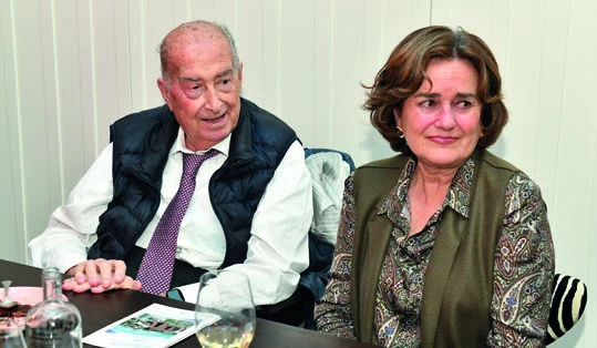 Al final de la cena Antonio Torres dio la bienvenida a todos los asistentes y presentó el programa de trabajo, a continuación hubo tres improvisadas y emotivas intervenciones a cargo de los doctores Kantsevoy, Sabbagh y Rojas elogiando