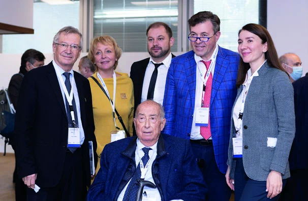 Escourrou, Ivantcova, Gusev, Starkov y Dzhantukhanova junto a Armengol-Miró.