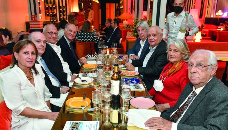 Joaquim Balsells y su mujer, Salord, Frascio, Castillo, Menchén y Germán Alonso con su mujer.
