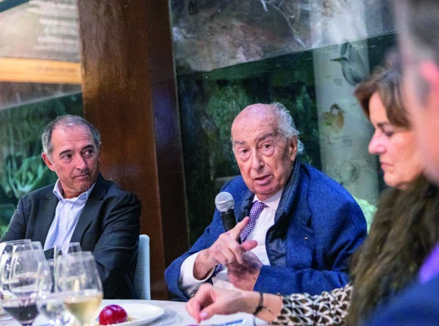 José Ramón Armengol-Miró dirigiéndose a los asistentes, para agradecerles su participación en el 14.º Curso NOTES-WIDER Barcelona.