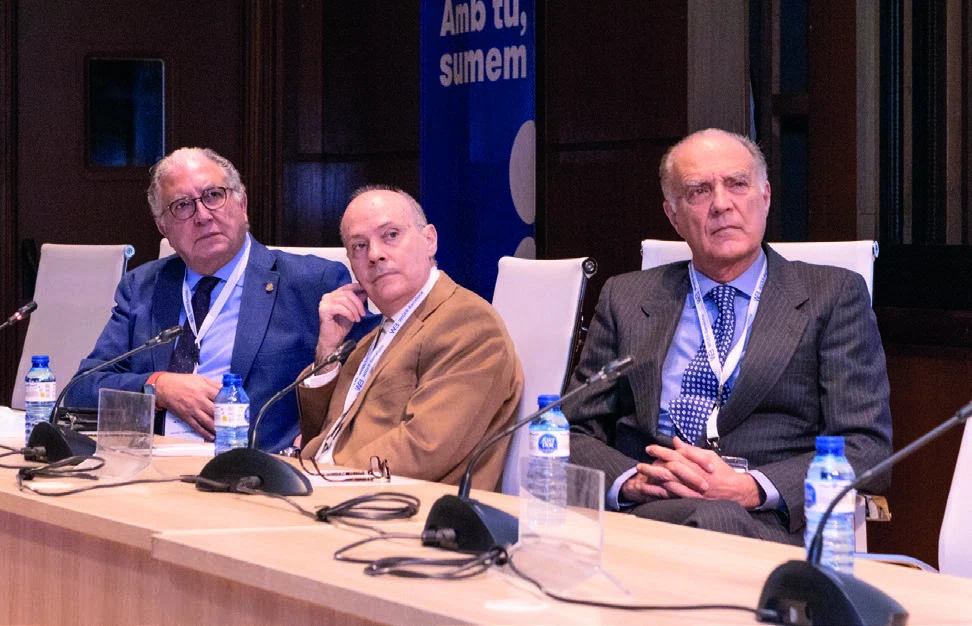 Los doctores Torres, Balsells y Frascio moderando la mesa de NOTES clínico.