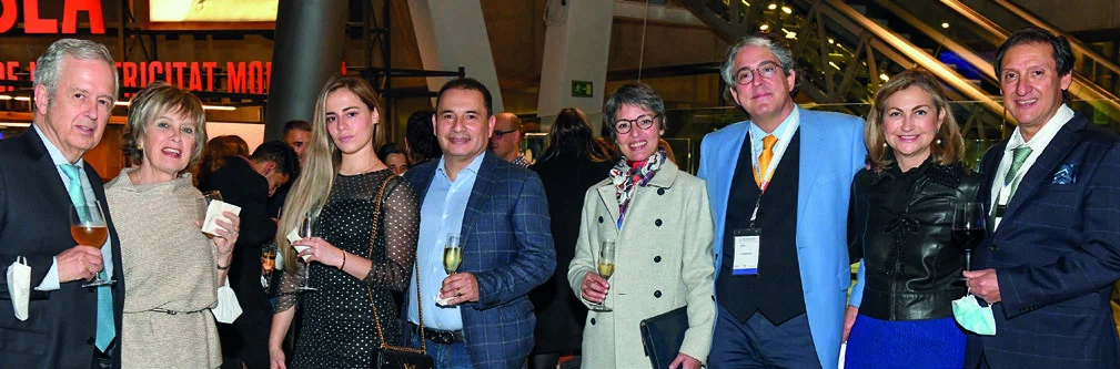 Miguel Muñoz Navas, Pedro Larrea, Leonardo Sosa y Luis Carlos Sabbagh con sus mujeres.