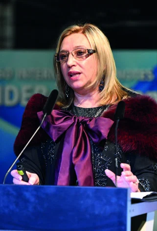 Sergey Kantsevoy y Mina Malyutina durante su ponencia.